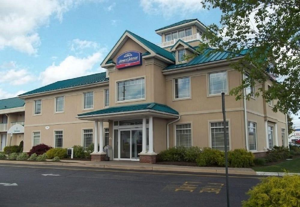 ฮาวเวิร์ด จอห์นสัน โฮเต็ล บาย วินด์แฮม ทอมส์ ริเวอร์ Hotel ทอมส์ริเวอร์ ภายนอก รูปภาพ