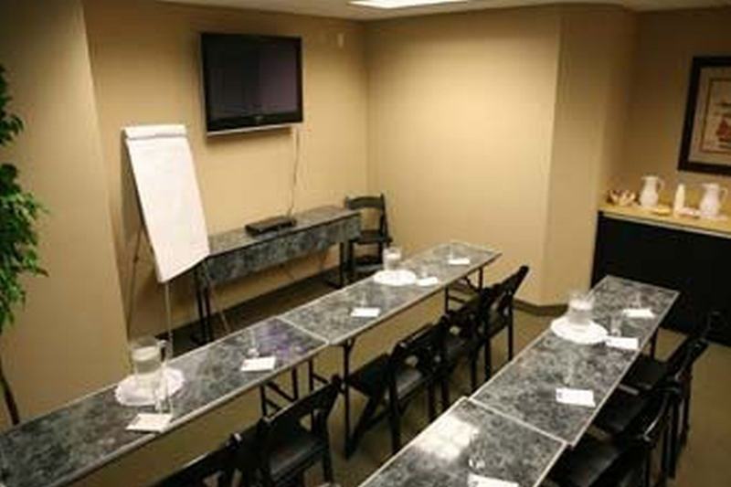 ฮาวเวิร์ด จอห์นสัน โฮเต็ล บาย วินด์แฮม ทอมส์ ริเวอร์ Hotel ทอมส์ริเวอร์ ร้านอาหาร รูปภาพ