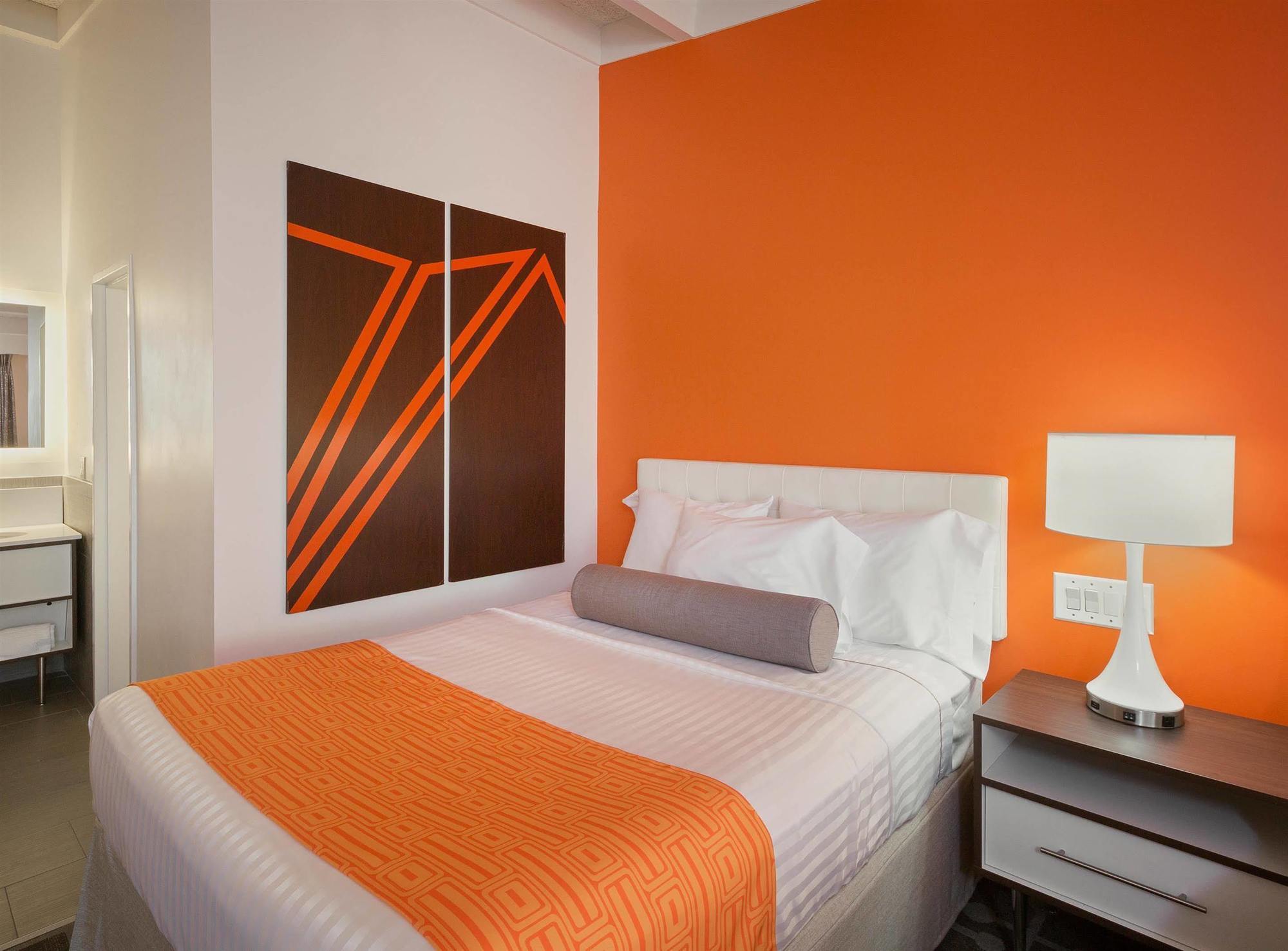 ฮาวเวิร์ด จอห์นสัน โฮเต็ล บาย วินด์แฮม ทอมส์ ริเวอร์ Hotel ทอมส์ริเวอร์ ภายนอก รูปภาพ